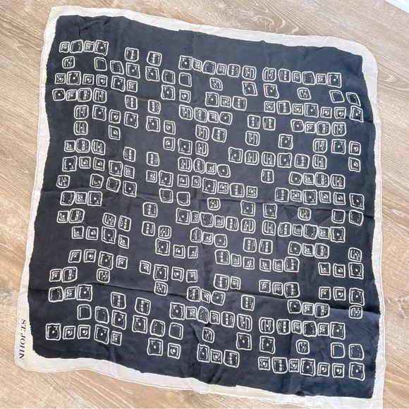 St. John Vintage Silk Scarf - Picture 4 of 6